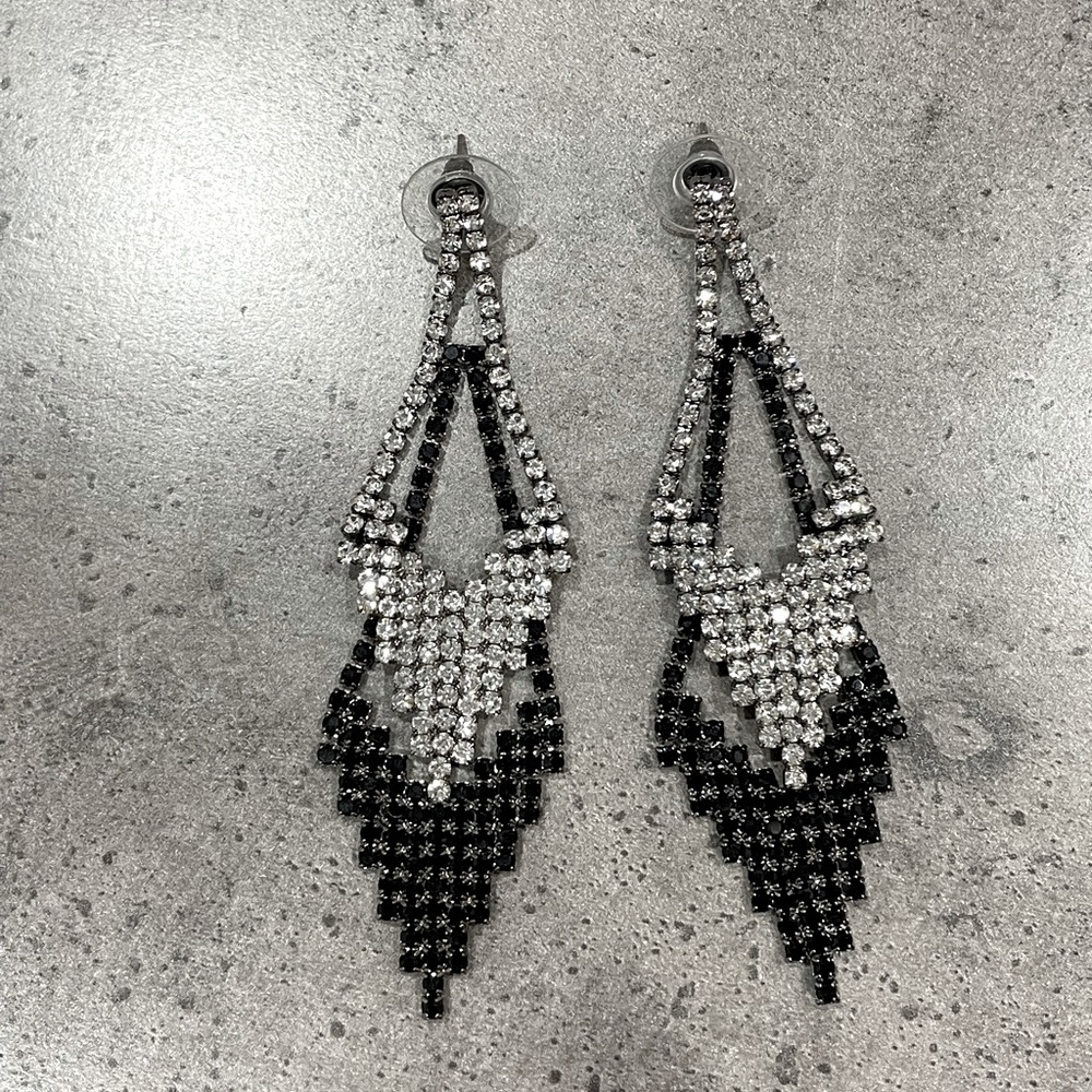 Vintage Dangle stud diamond like earrings